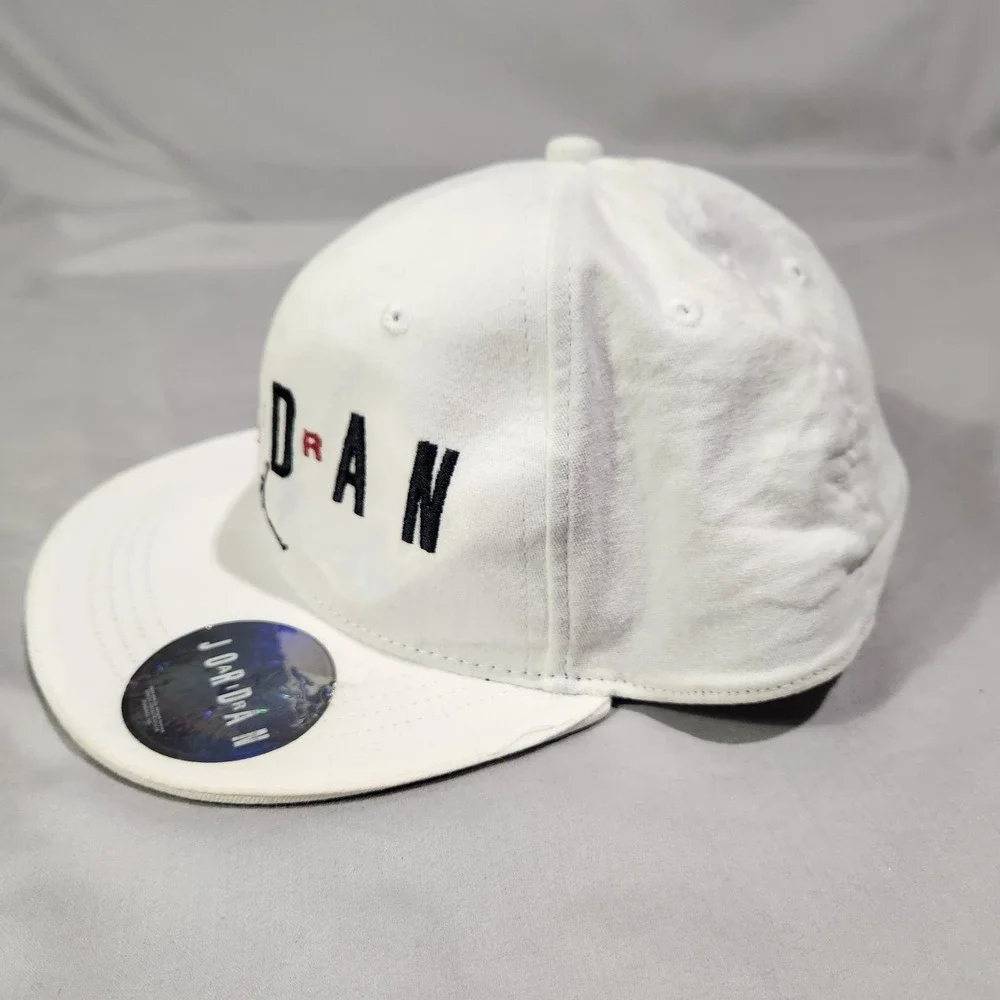 Jordan Snapback Hat Mens OS‎ White Excellent Embroidered Flat Brim Cap 8/20